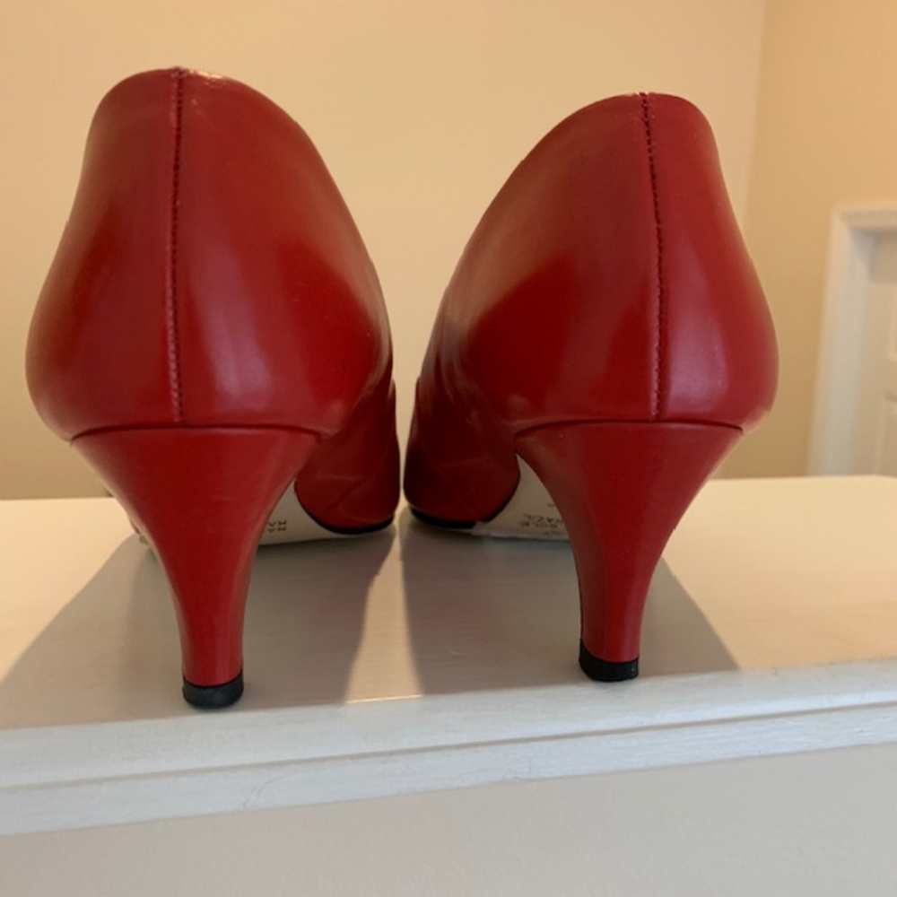 Red Heels - Picture 4 of 6